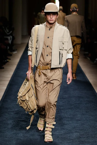 Look 7